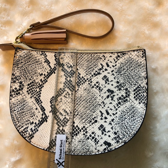 Old Navy Women Ivory Clutch One Size - Picture 2 of 4